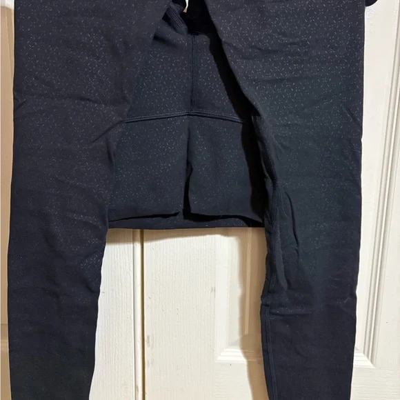 lululemon athletica Black Align patterned Leggings - Picture 2 of 3